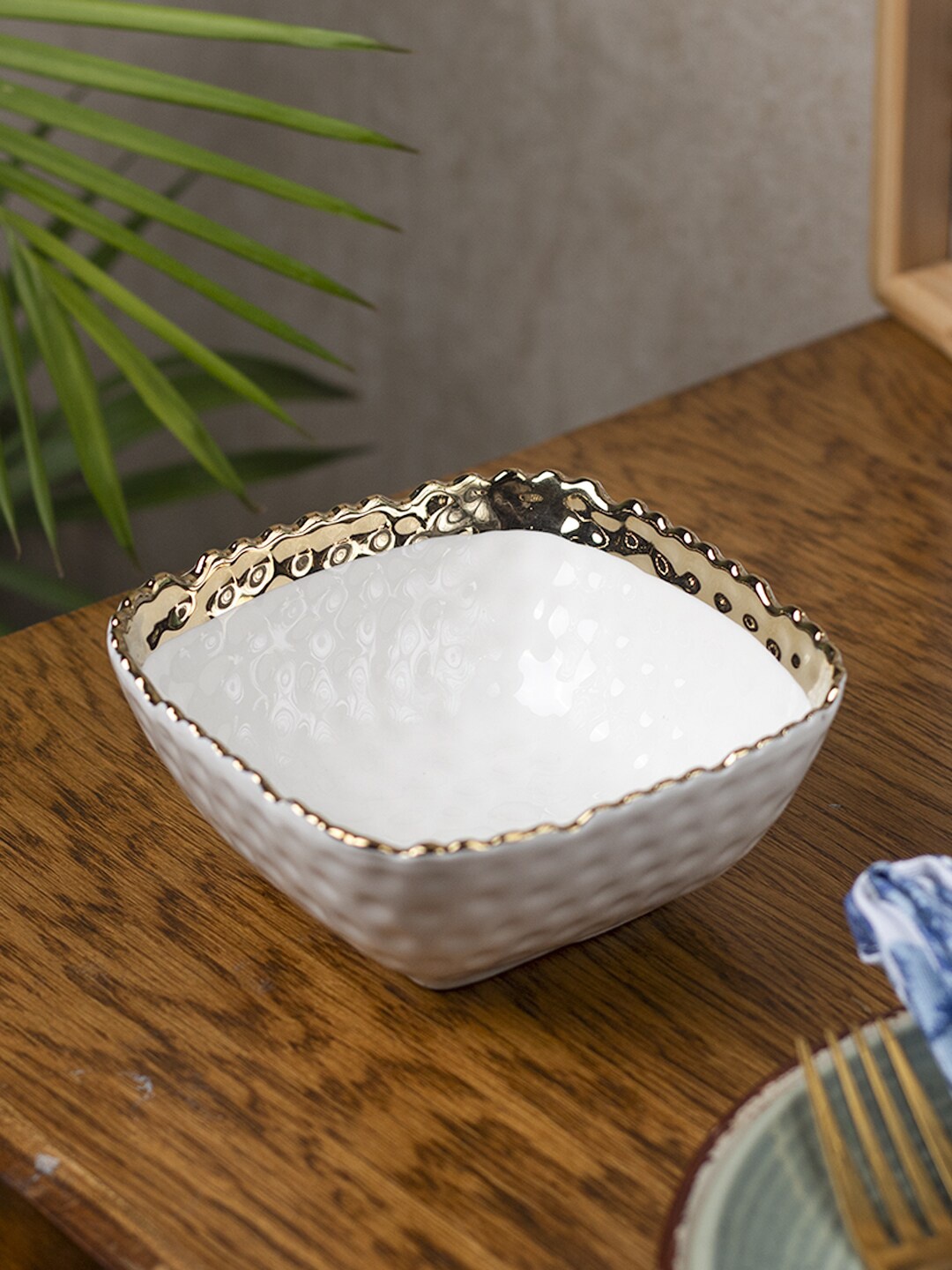 

MARKET99 Off-White & Gold Toned Textured Ceramic Serving Bowl