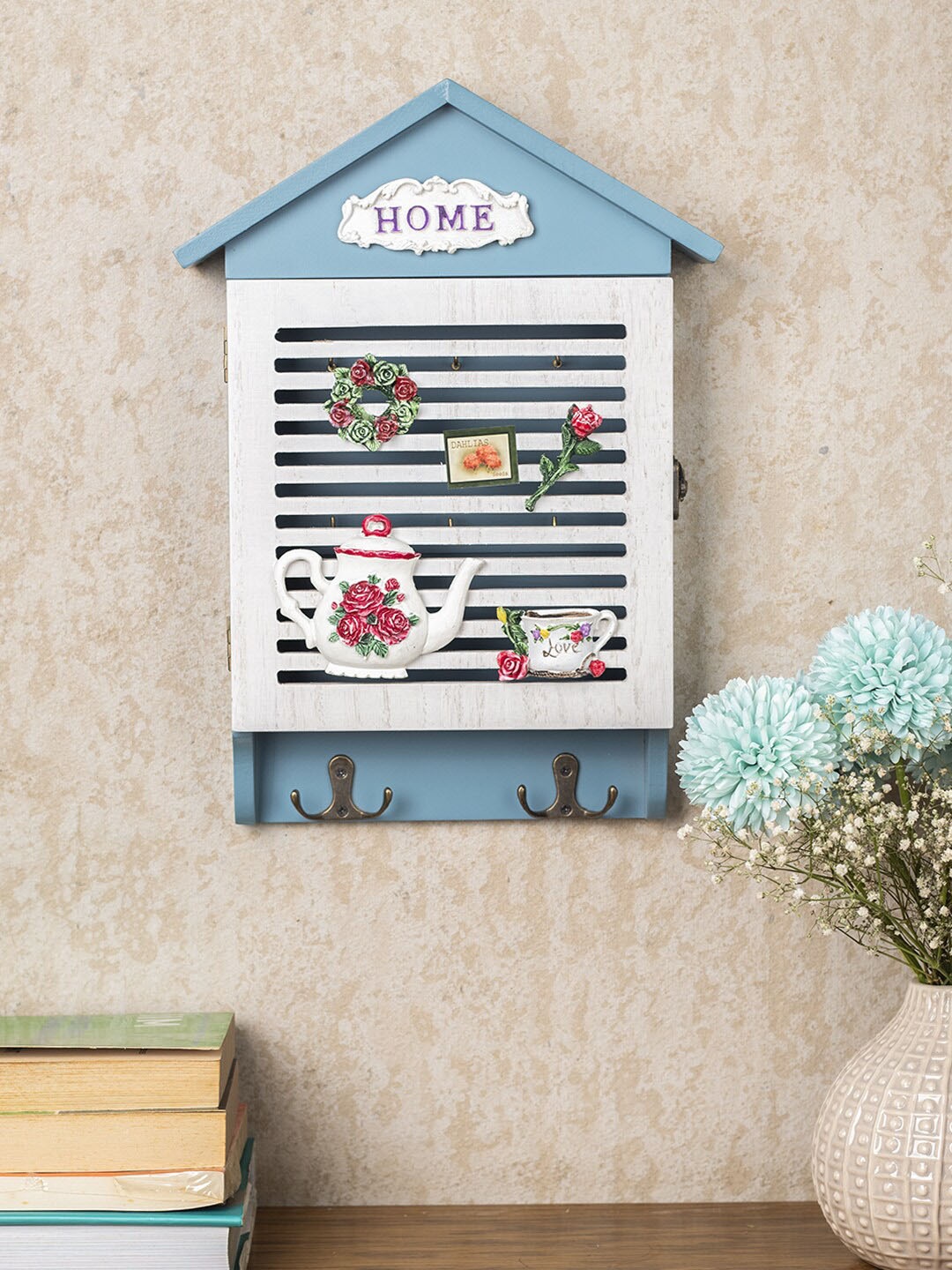 

Market99 Blue & White Wooden House Shaped Key Holder, Multi