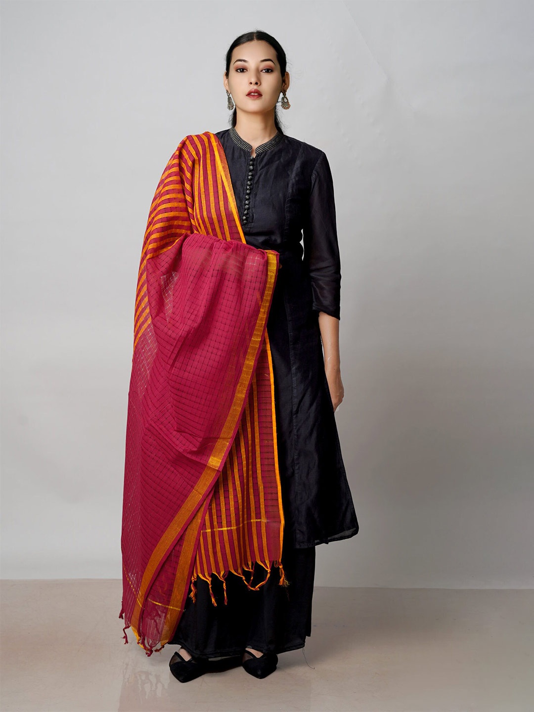 

Unnati Silks Striped Mangalgiri Pure Cotton Dupatta With Zari, Maroon