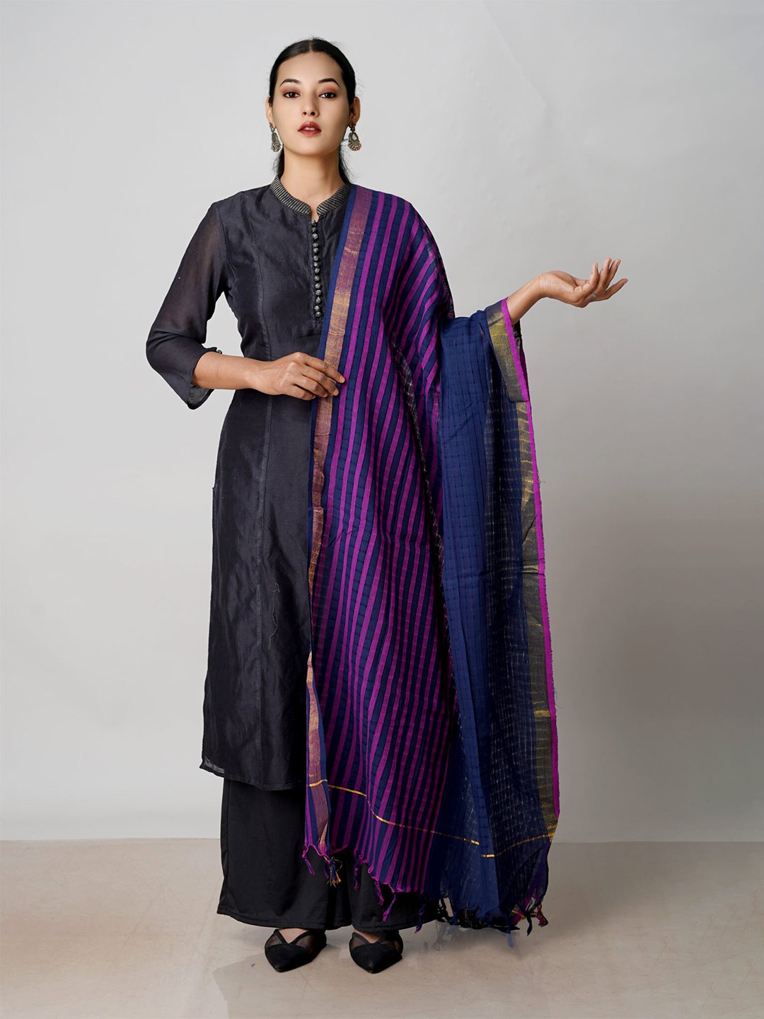 

Unnati Silks Striped Pure Cotton Dupatta With Zari, Navy blue