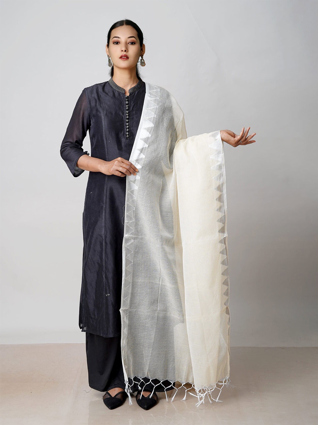 

Unnati Silks Checked Zari Pure Cotton Dupatta, Cream