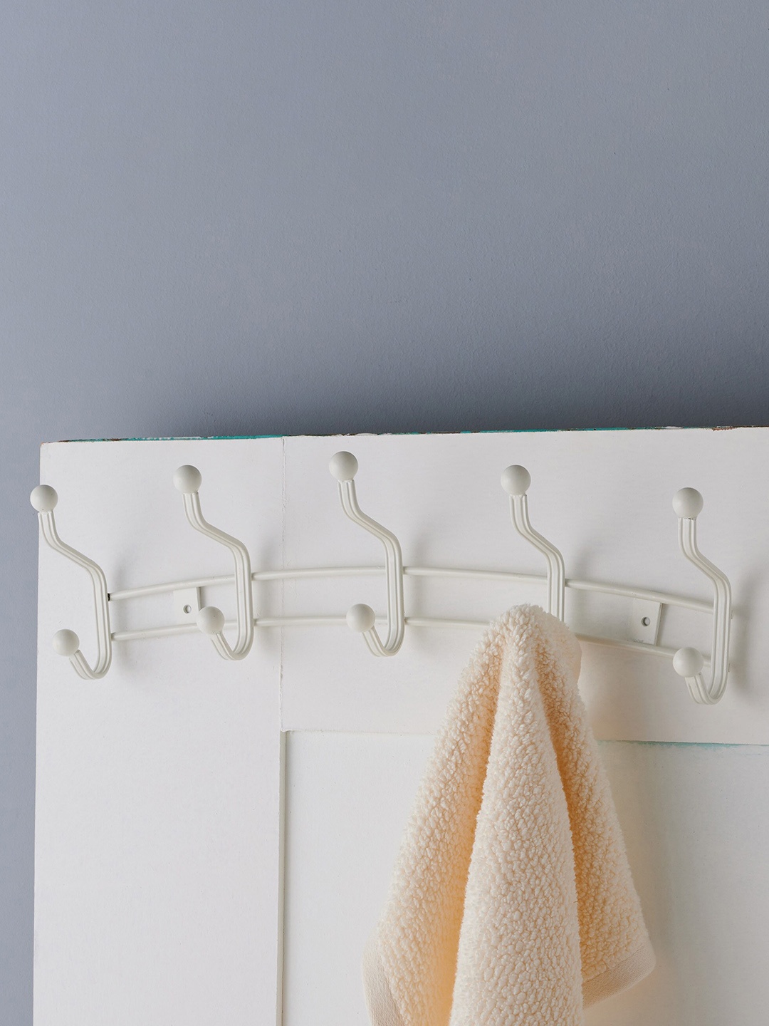 

Home Centre Off White Orion Medallion 10 Knobs Iron Over Door Hook