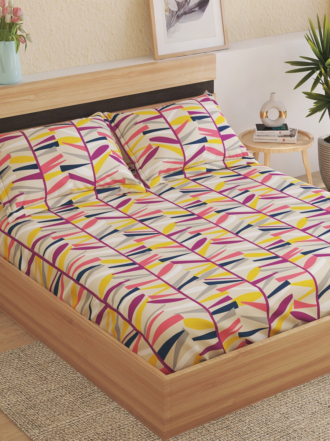 

Home Centre Fiesta Beige & Peach-Coloured 130 TC King Bedsheet With 2 Pillow Covers