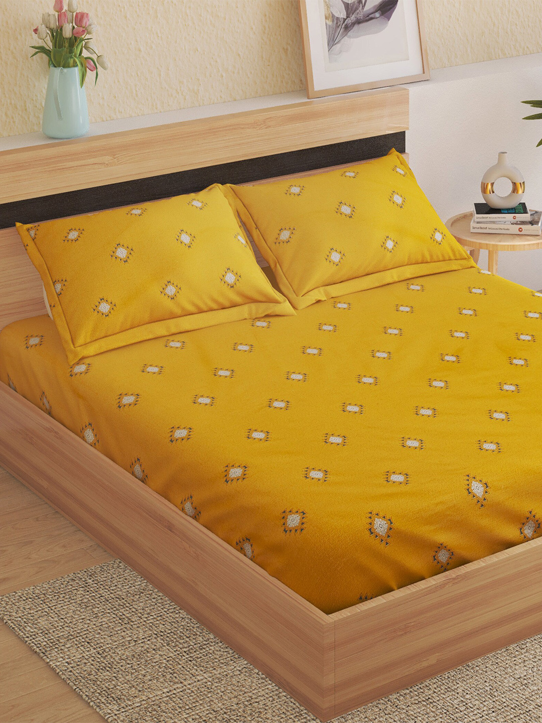 

Home Centre Dallas Yellow & White Printed Cotton 130 TC King Bedsheet With 2 Pillow Covers