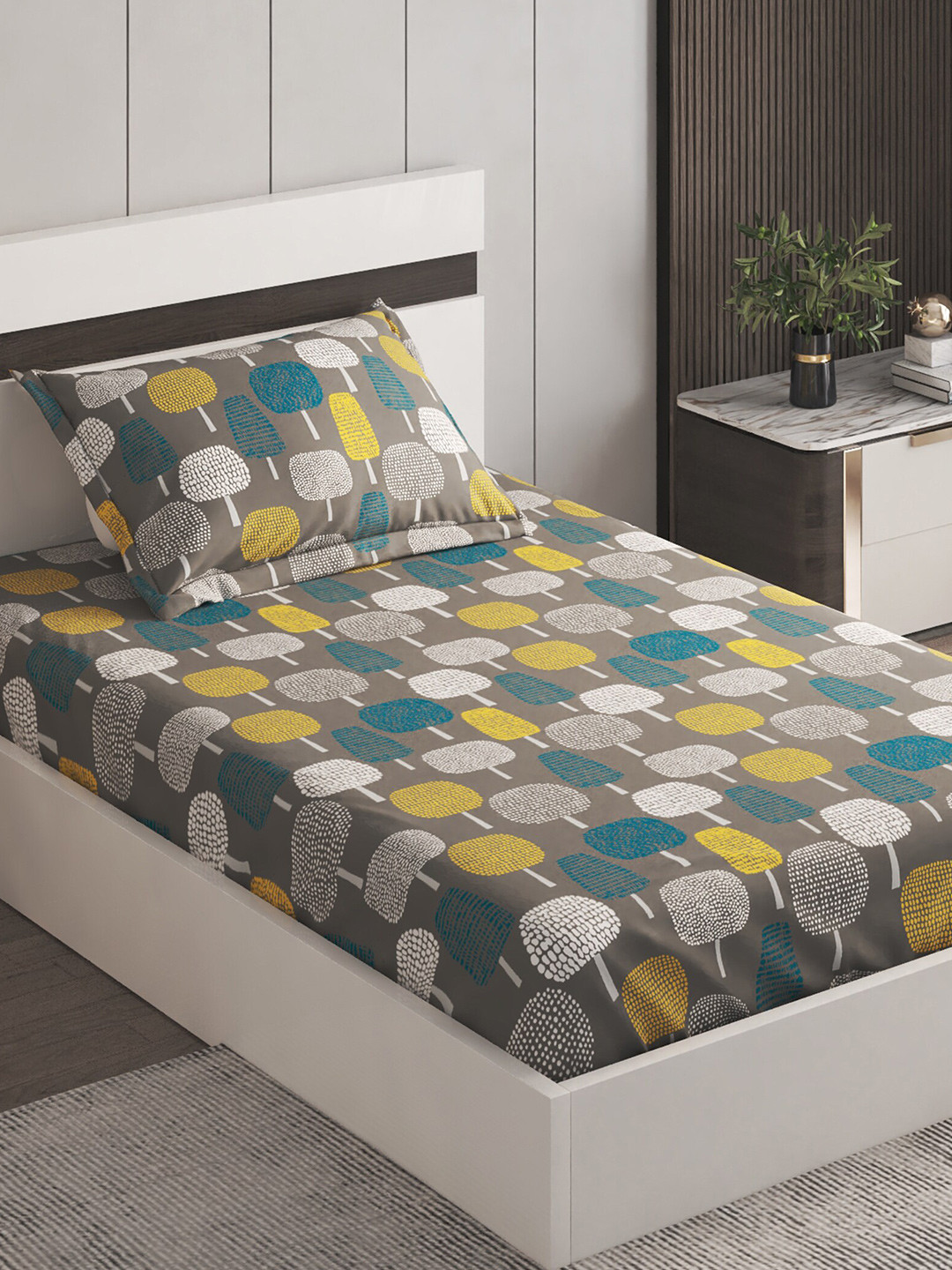 

Home Centre Fiesta Blue & White Graphic Printed 130 TC Single Bedsheet With 1 Pillow Cover