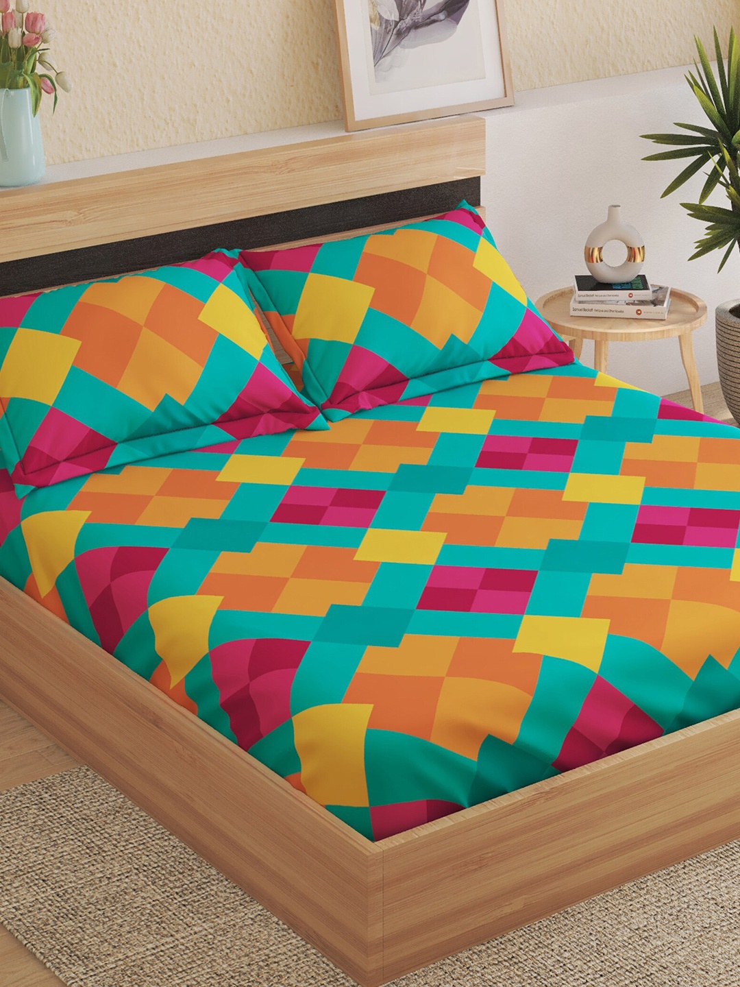 

Home Centre Fiesta Orange & Red Geometric 130 TC King Bedsheet With 2 Pillow Covers