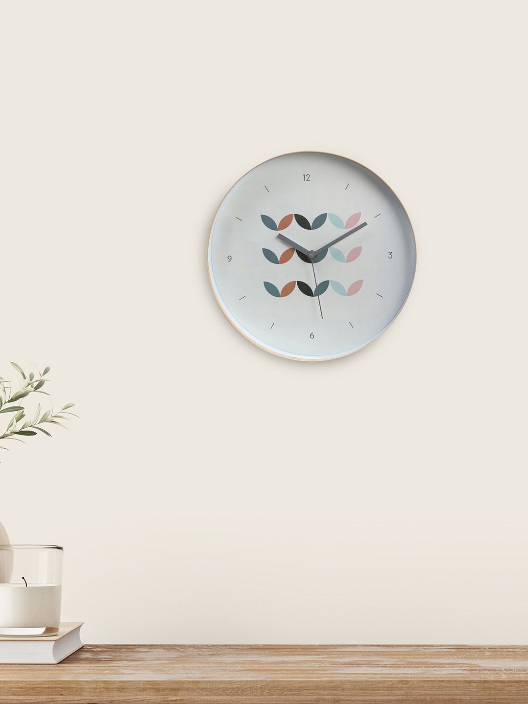 

Home Centre Casablanca Grey Printed Analogue Contemporary Wall Clock