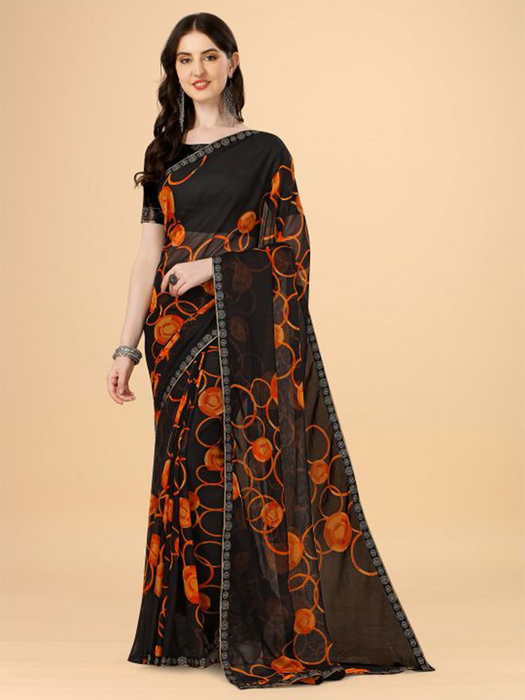 

Dori Geometric Printed Poly Chiffon Saree Embroidered Border, Black