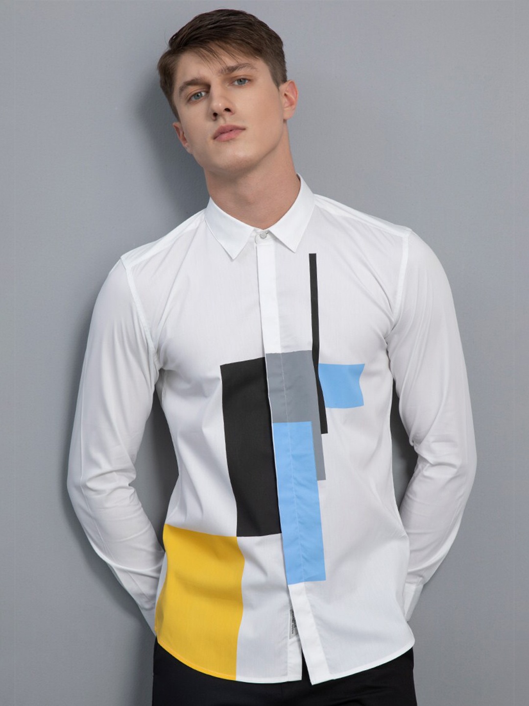 

Snitch White &Blue Classic ColourBlocked Printed Slim Fit Opaque Cotton Casual Shirt