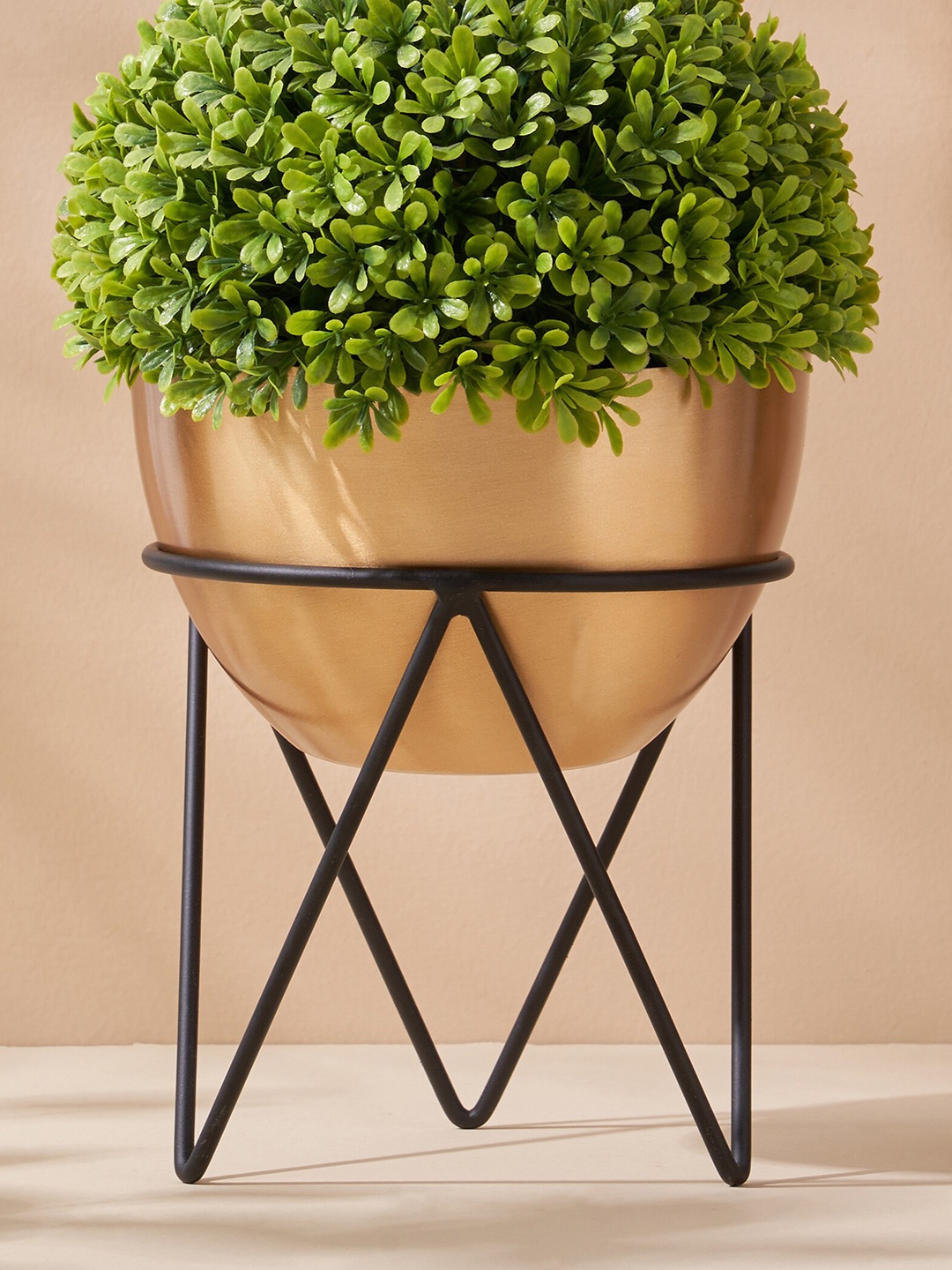 

Home Centre Gloria Golden & Black Aluminium Bowl Planter with Stand, Gold