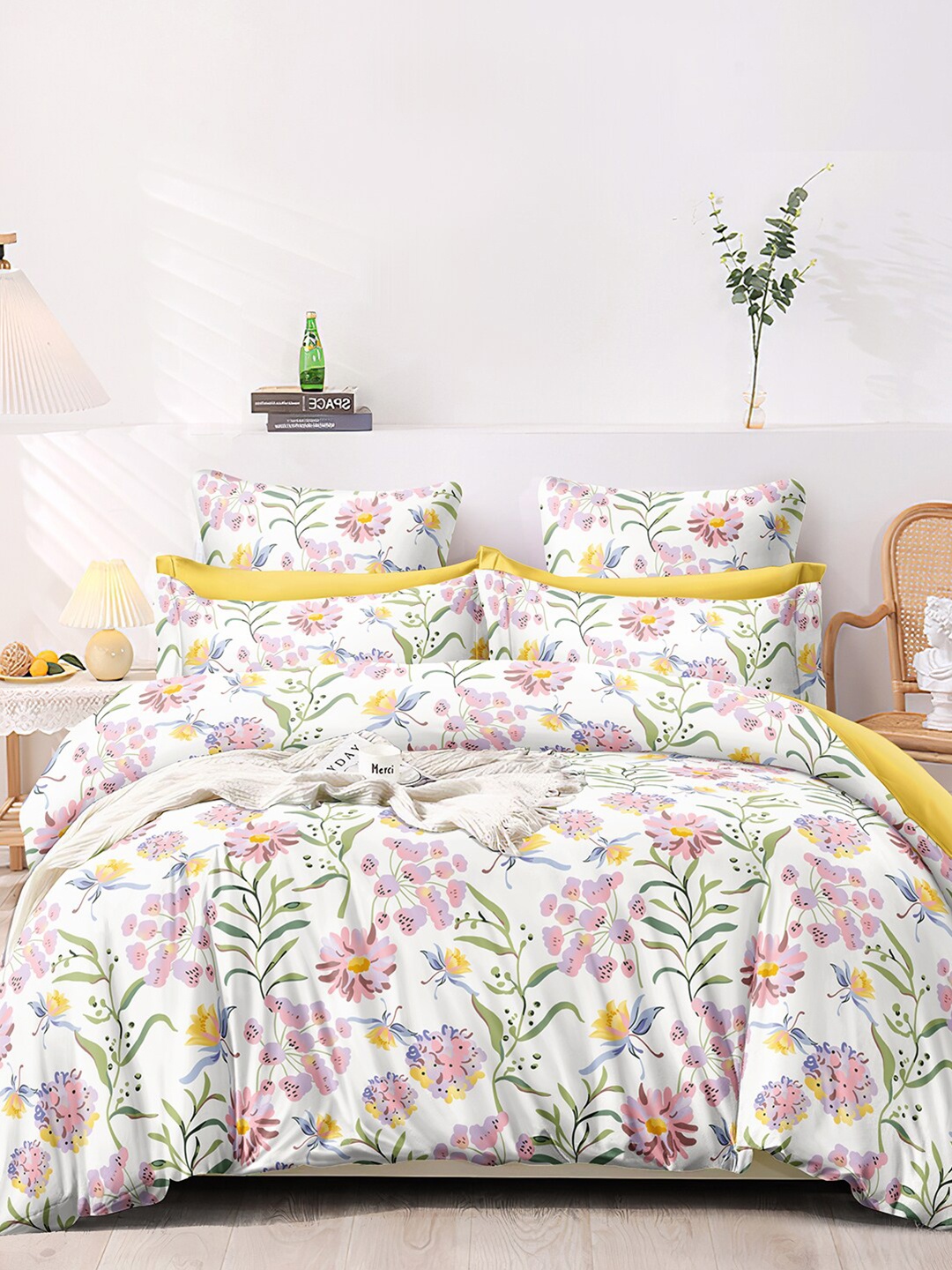 

AEROHAVEN White & Green Floral Cotton 300 TC King Bedsheet with 2 Pillow Covers