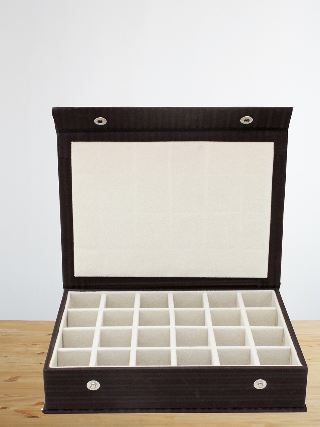 

atorakushon Black Jewellery Storage Organiser