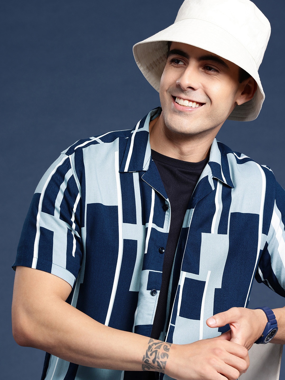 

Mast & Harbour Geometric Printed Casual Shirt, Navy blue