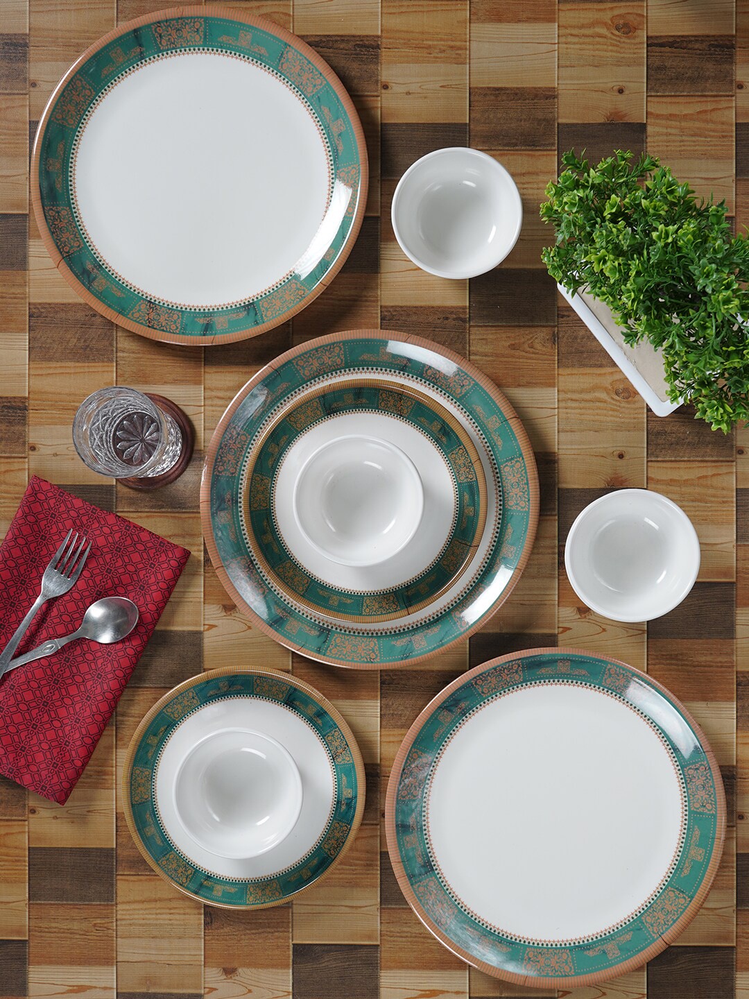

CDI White & Pieces 18-Ethnic Motifs Printed Melamine Glossy Dinner Set