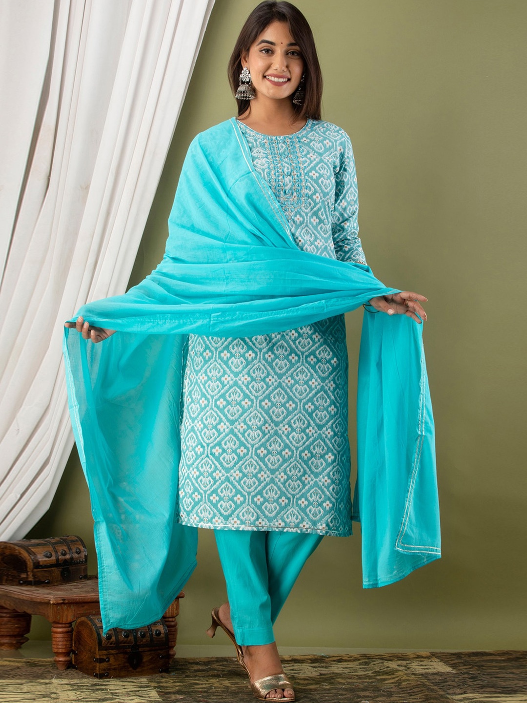 

FERANOID Ethnic Motifs Printed Pure Cotton Kurta With Trousers & Dupatta, Turquoise blue