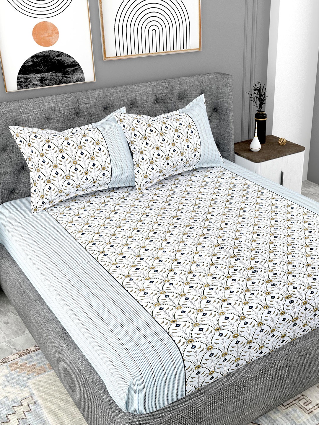 

Lali Prints Blue & White Printed Cotton 180 TC King Bedsheet with 2 Pillow Covers