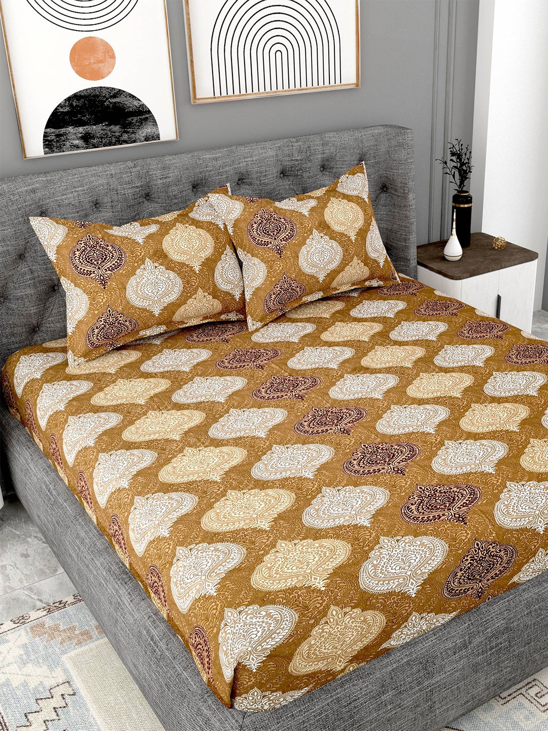 

Lali Prints Brown & White Printed Cotton 180 TC King Bedsheet with 2 Pillow Covers