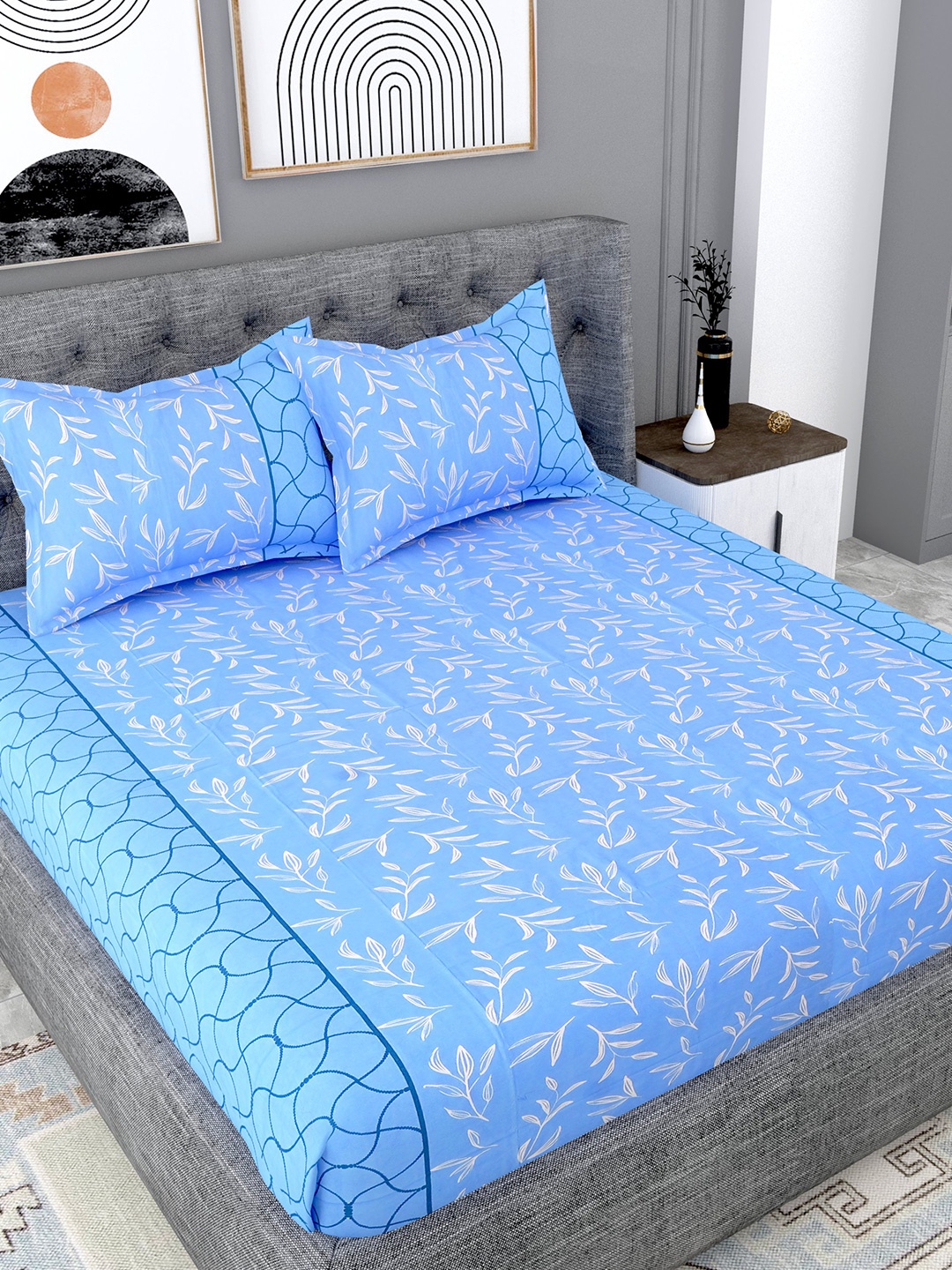 

Lali Prints Blue & White Floral Printed Cotton 180 TC King Bedsheet With 2 Pillow Covers