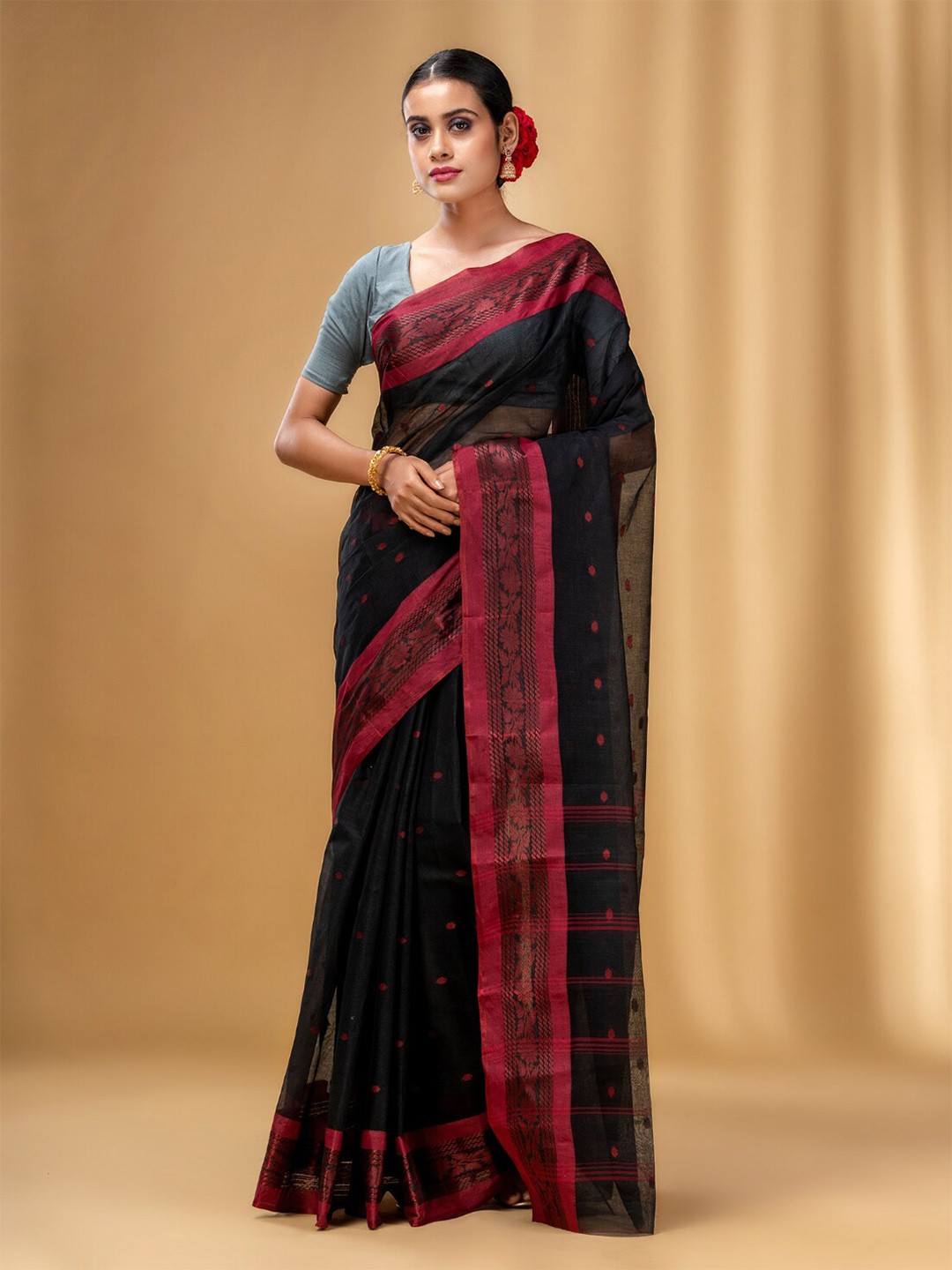 

Charukriti Woven Design Pure Cotton Taant Saree, Black
