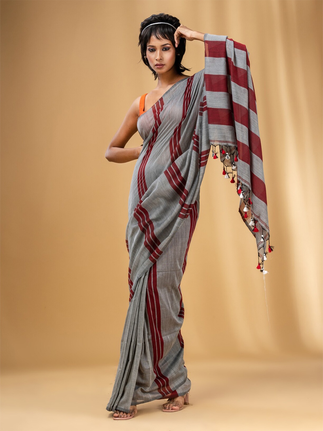 

Charukriti Striped Pure Cotton Saree, Grey