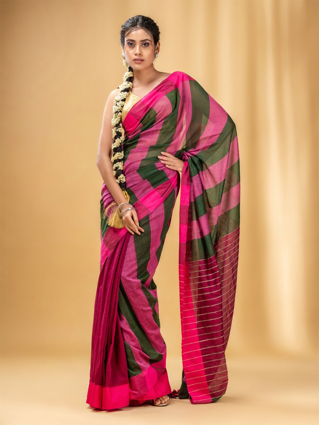 

Charukriti Striped Pure Cotton Saree, Green