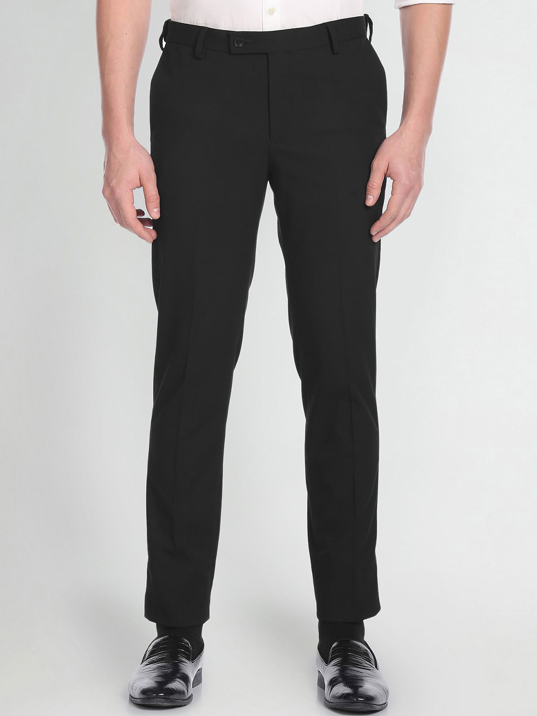 

Arrow Men Mid-Rise Geometric Dobby Autoflex Trousers, Black