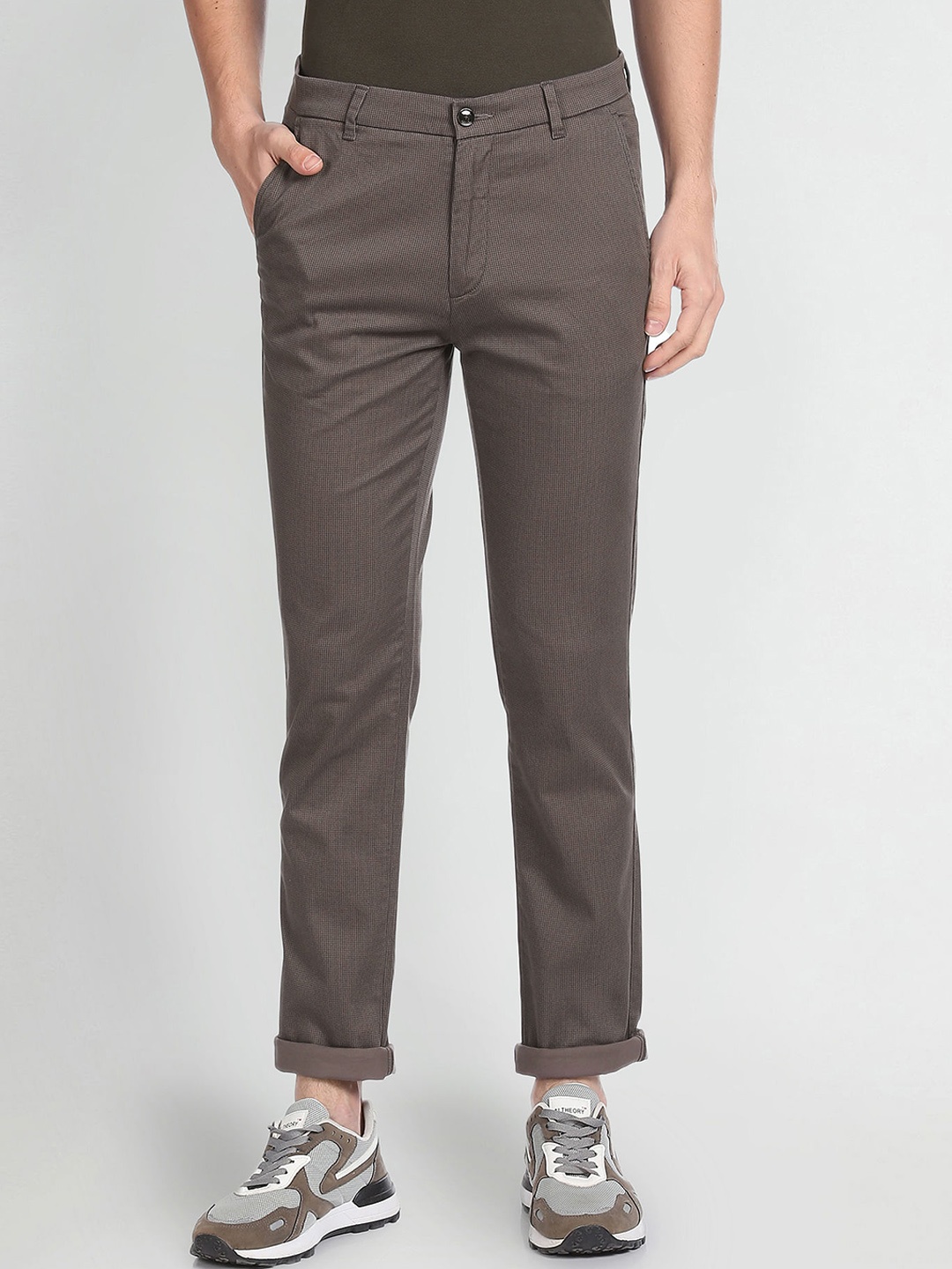 

Arrow Sport Men Textured Slim Fit Low-Rise Trousers, Grey