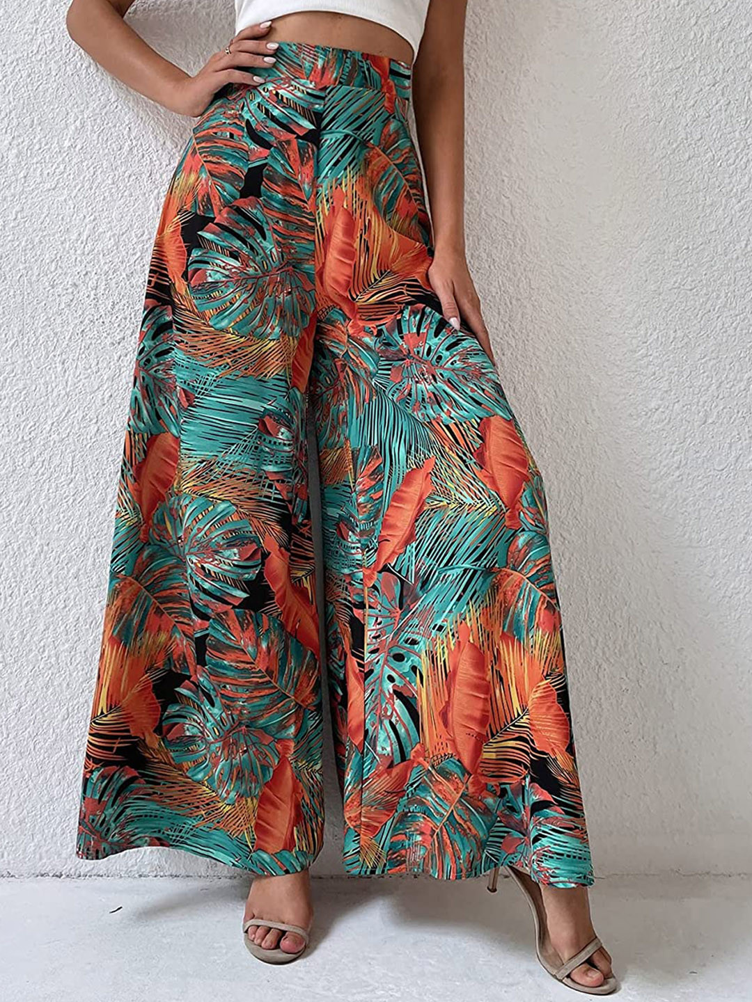 

Wuxi Women Floral Printed Flared Palazzos, Green