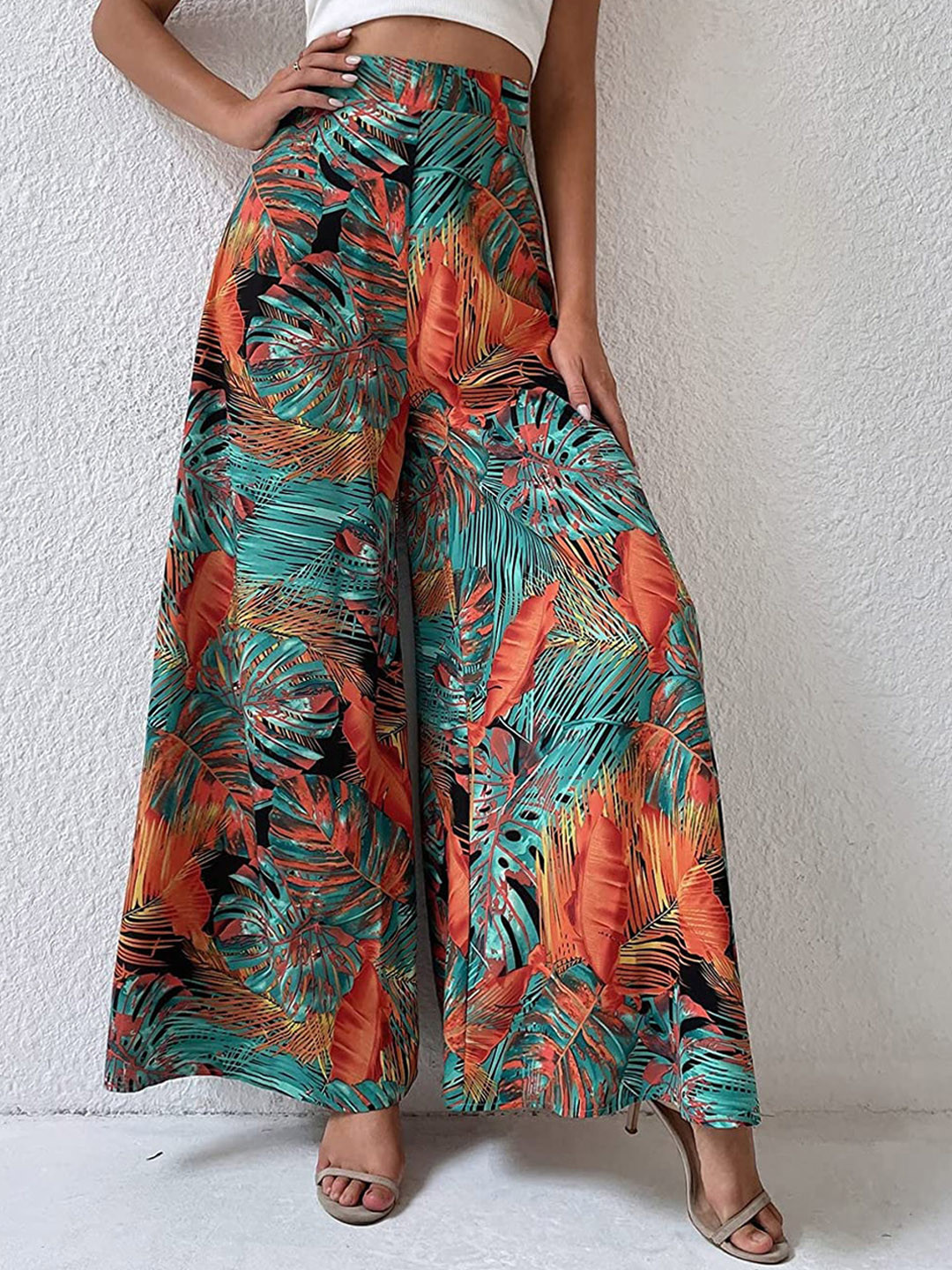 

Wuxi Women Floral Printed Flared Palazzos, Green