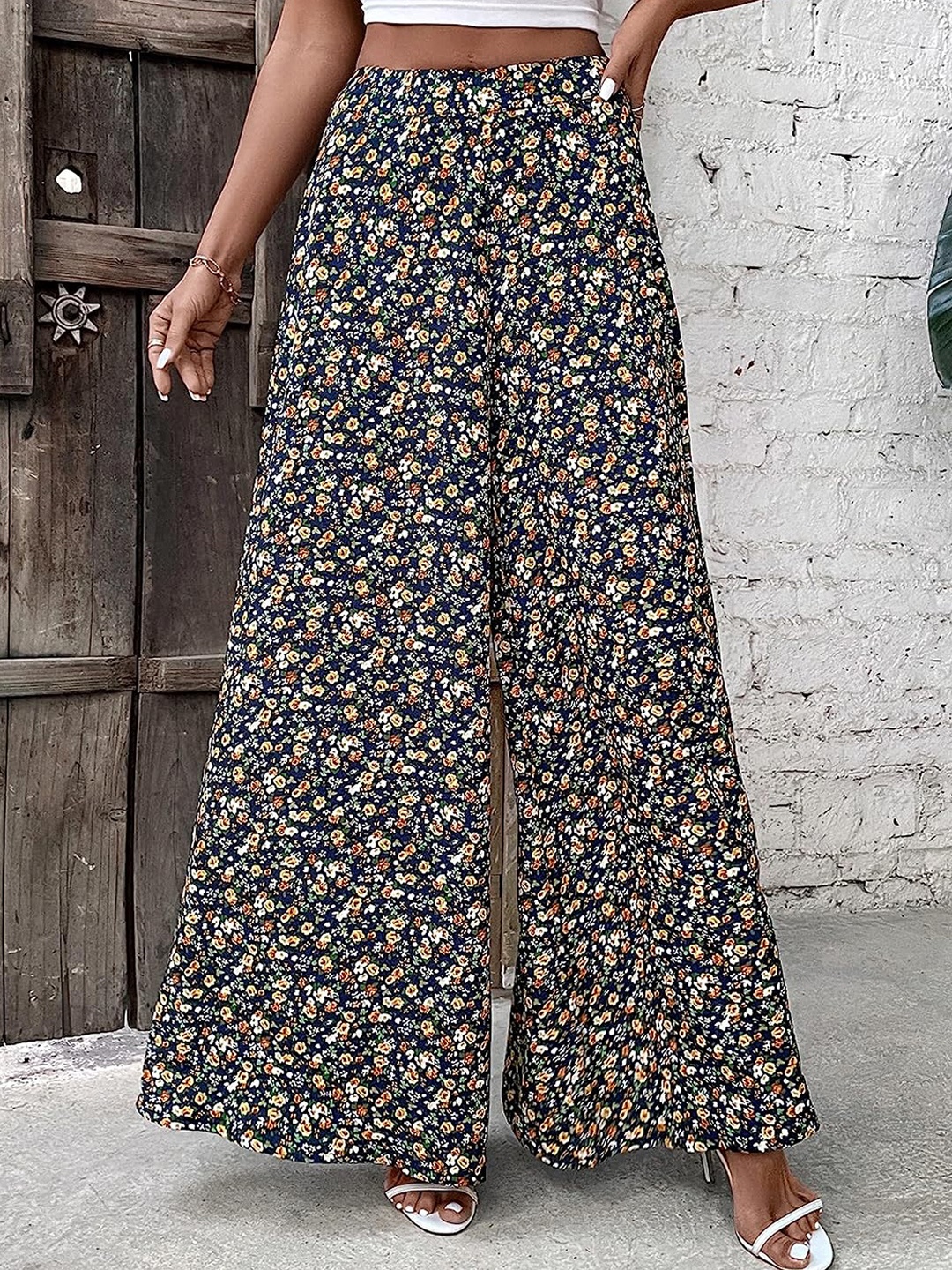 

Wuxi Women Floral Printed Relaxed Flared Easy Wash Pleated Trousers, Navy blue