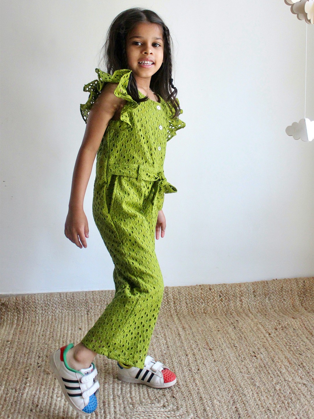 

charkhee Girls Basic Jumpsuit with Ruffles, Green