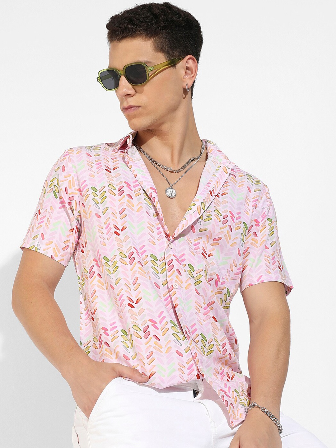 Campus Sutra Pink Classic Floral Printed Casual Shirt