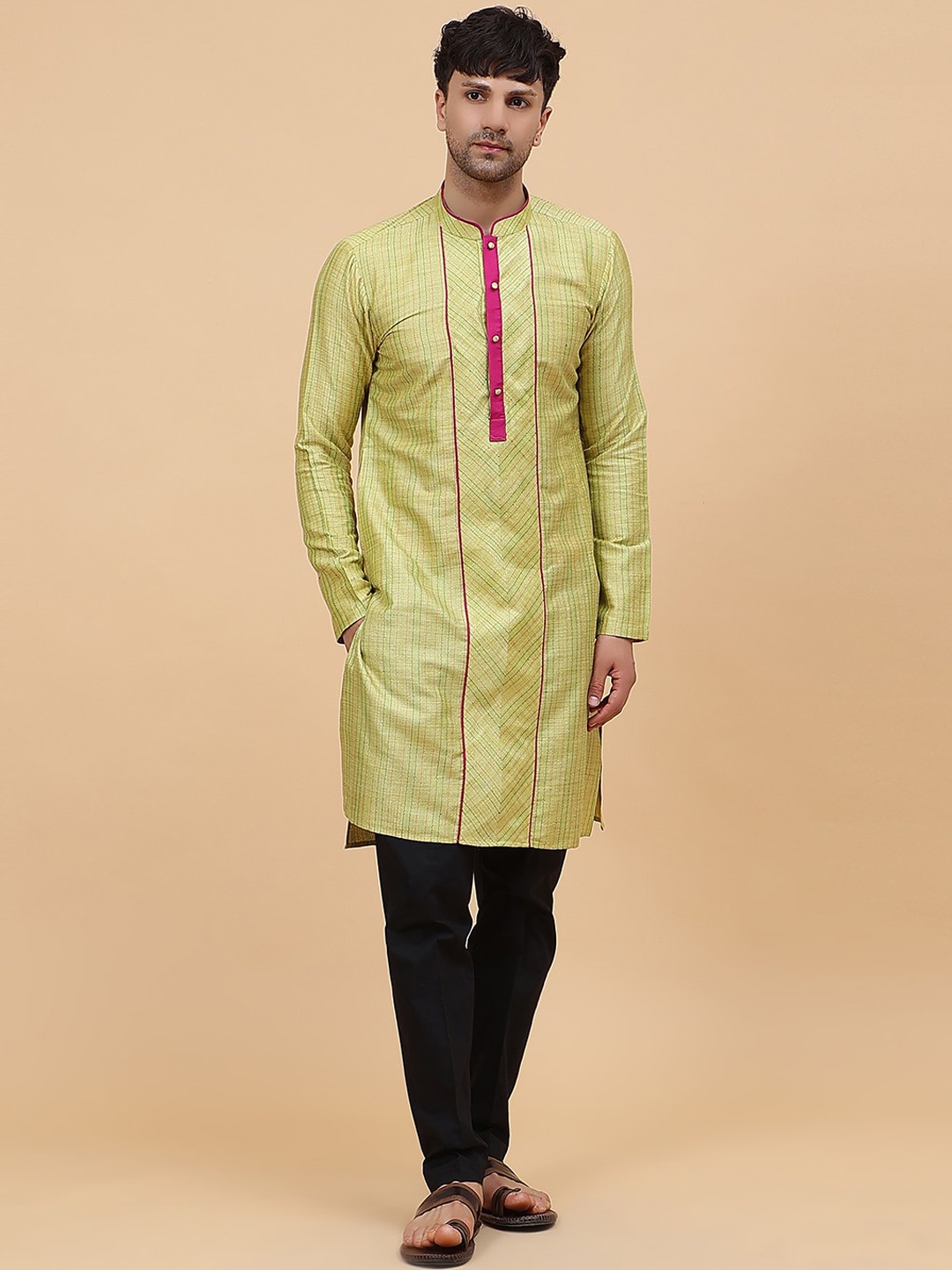 

See Designs Woven Design Regular Kurta With Pyjamas, Lime green
