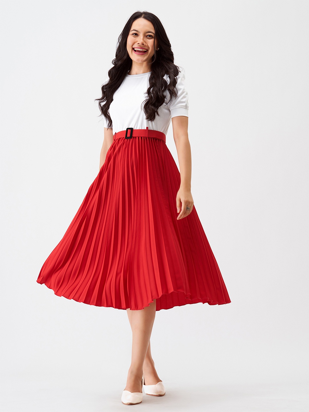 

Paralians Round Neck Puff Sleeves Belted Accordion Pleated Fit & Flare Midi Dress, Red