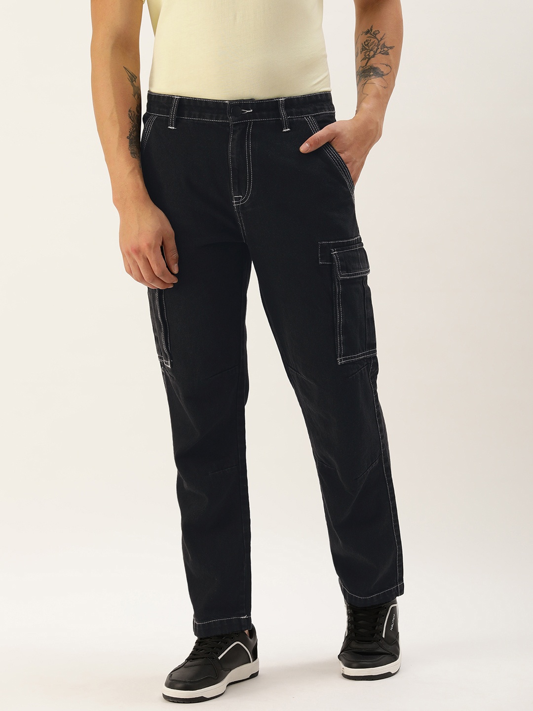 

Bene Kleed Men Mid-Rise Relaxed Fit Cargo Jeans with Contrast Stitch, Charcoal