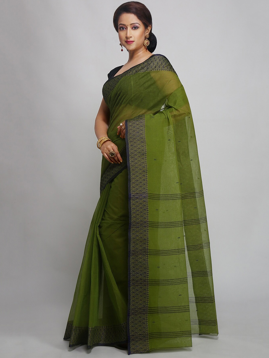 

WoodenTant Woven Design Pure Cotton Taant Saree, Green