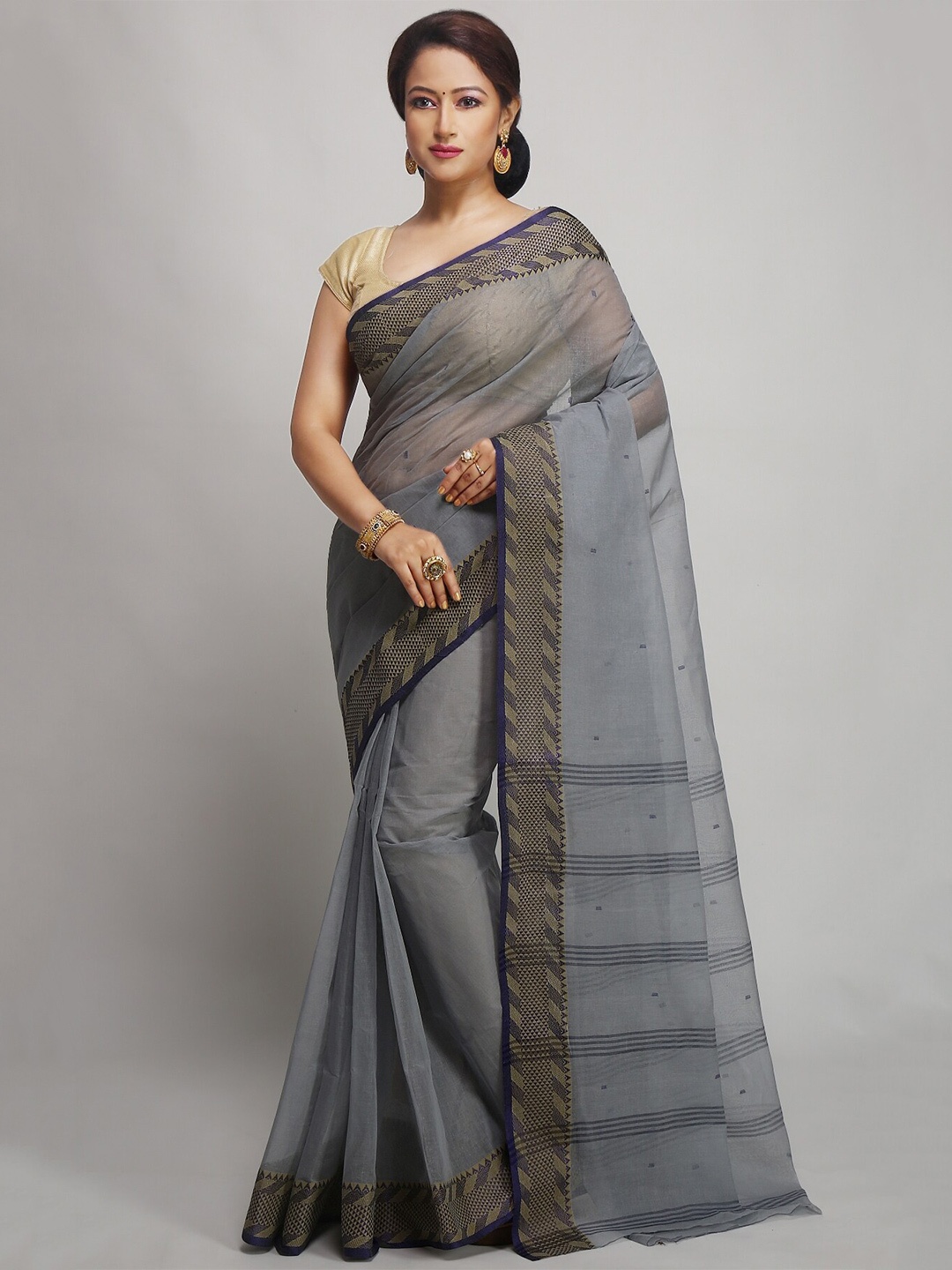 

WoodenTant Woven Design Pure Cotton Taant Saree, Grey