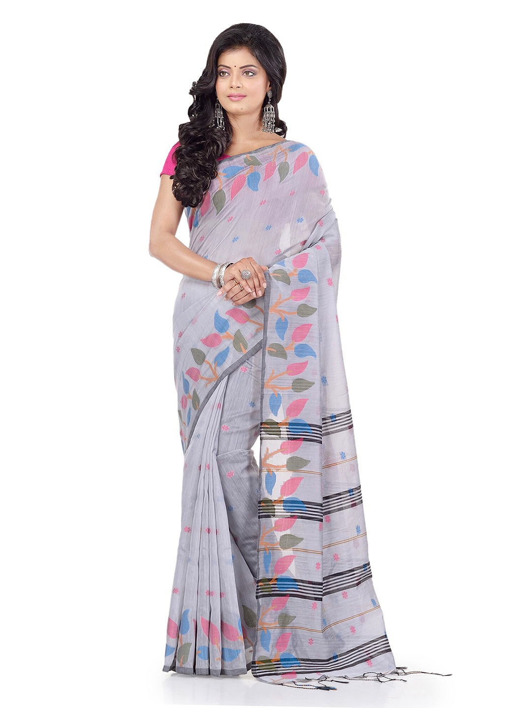 

WoodenTant Woven Design Silk Cotton Handloom Saree, Silver