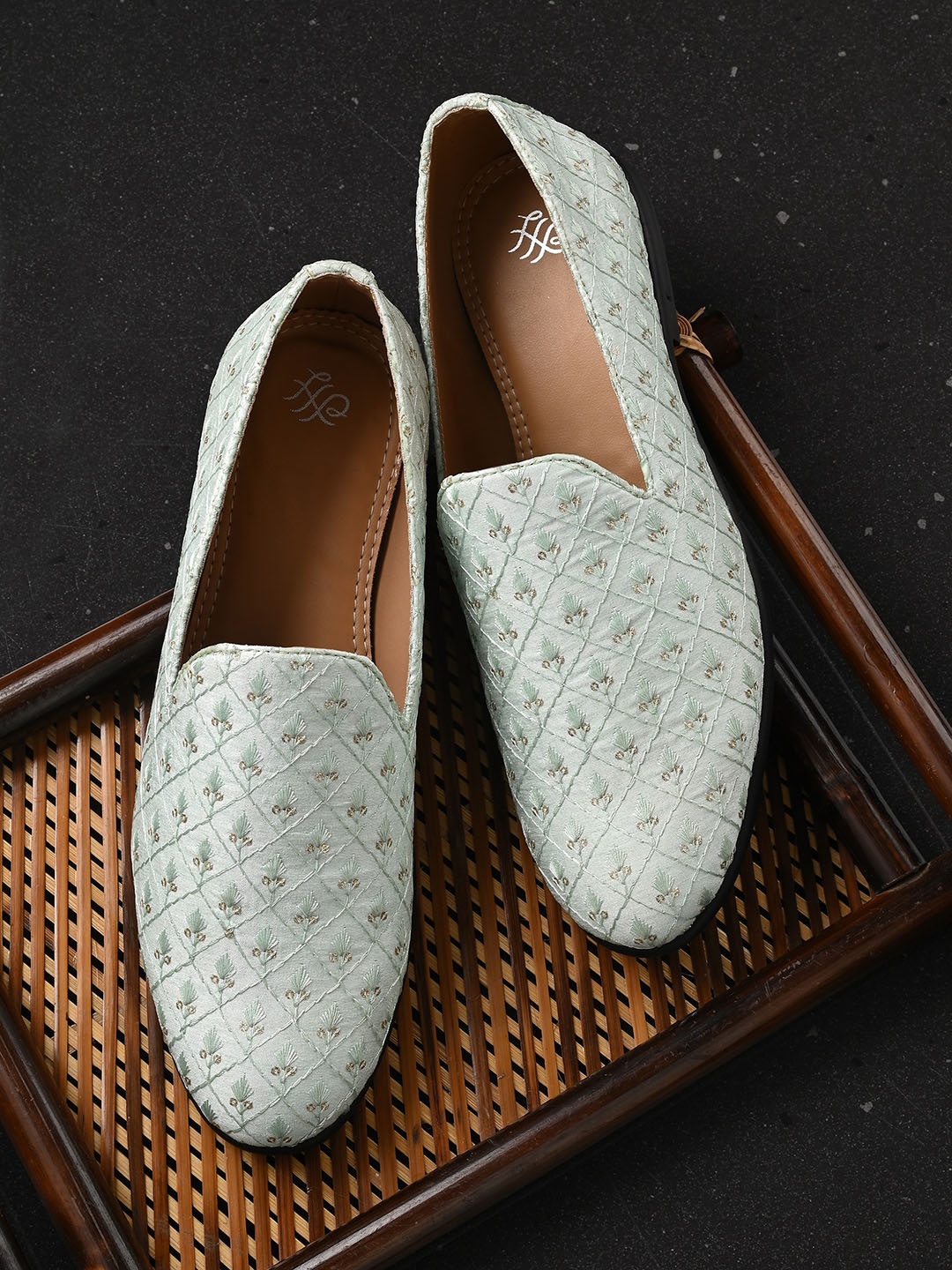 

House of Pataudi Men Embroidered Slip On Mojaris, Green