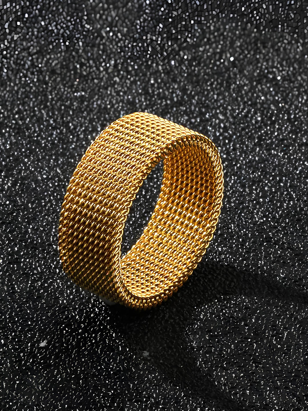 

KARISHMA KREATIONS Unisex Gold-Plated Textured Detail Mesh Finger Ring