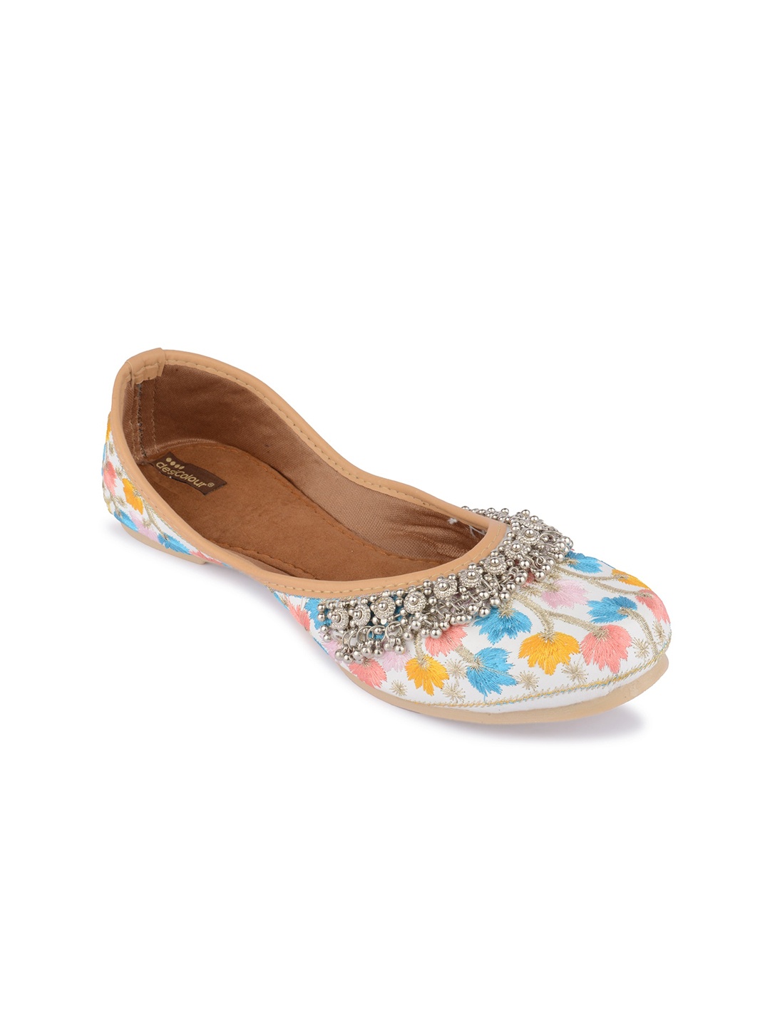 

DESI COLOUR Square Toe Ethnic Embellished Embroidered Mojaris, White