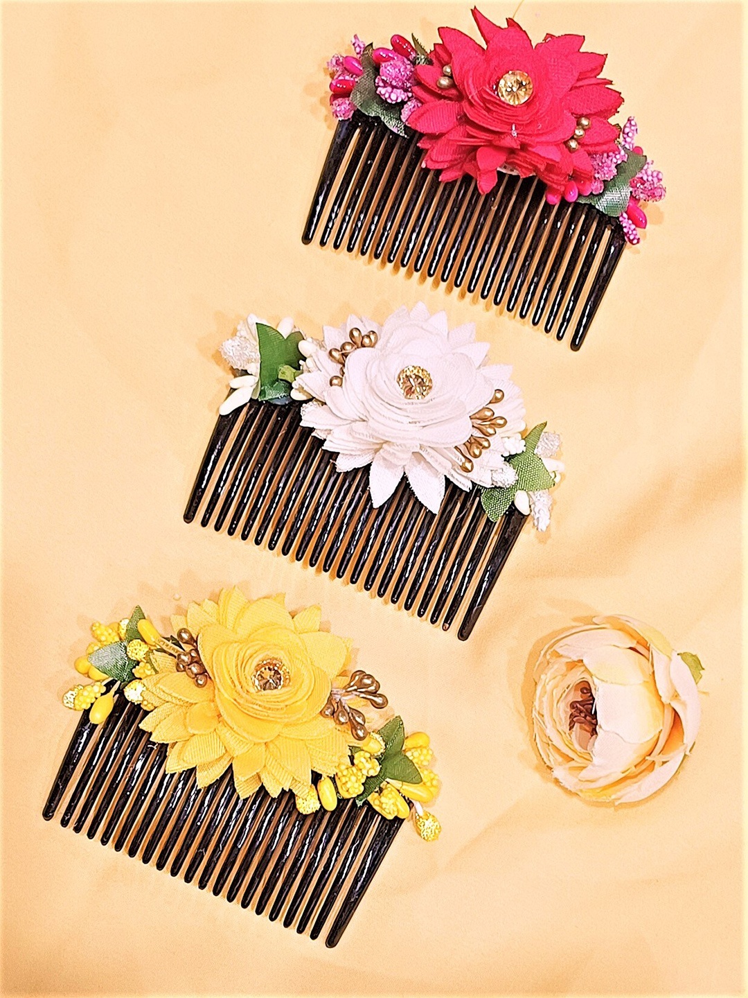 

FEMMIBELLA Women Set of 3 Embellished Comb Pin, Red