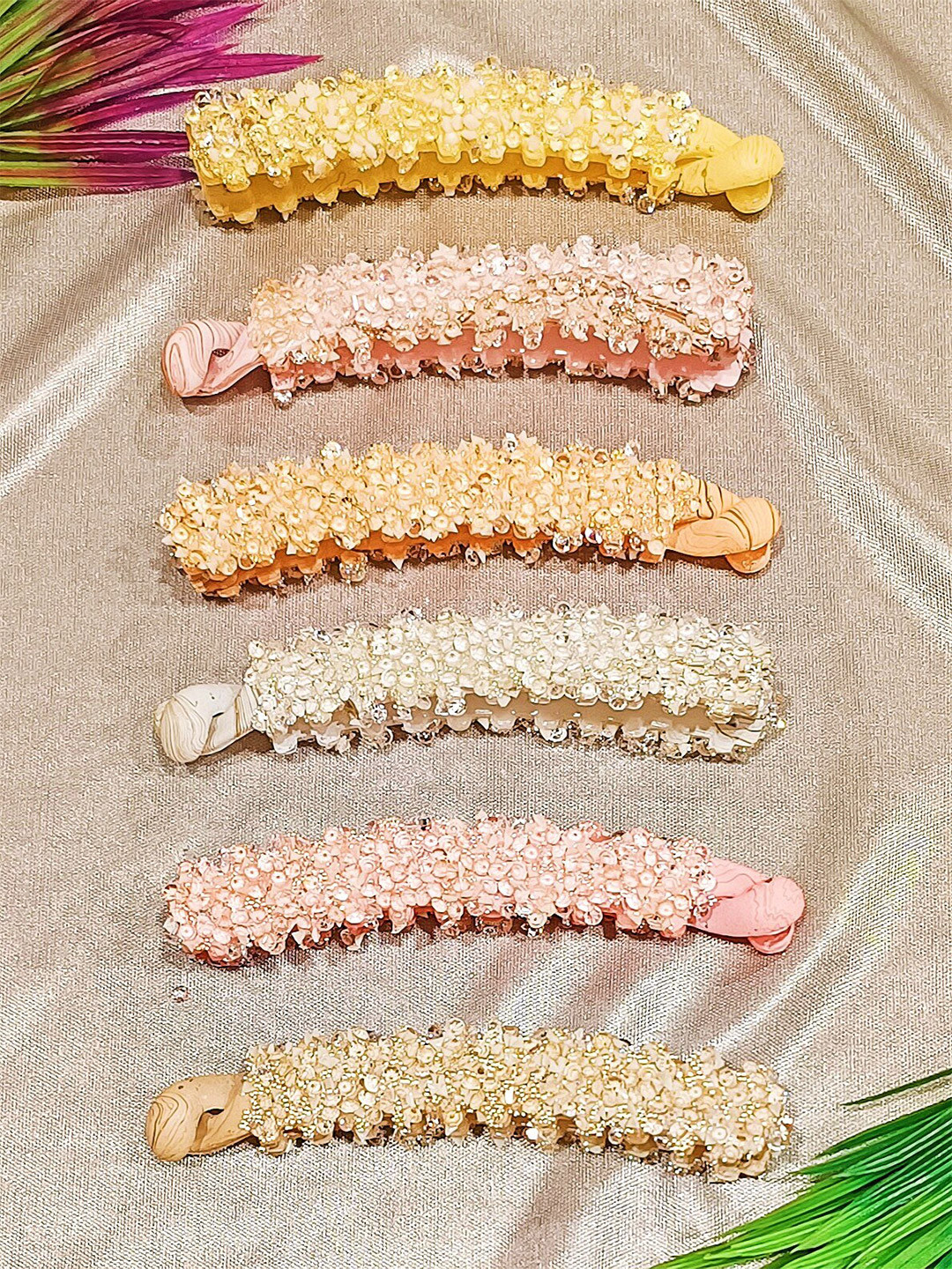 

FEMMIBELLA Set of 6 Embellished Banana Clip, Yellow