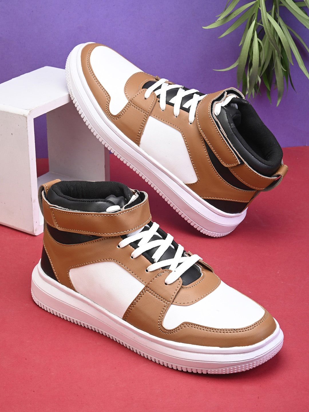 

Kook N Keech Men Colourblocked Lace-Ups Sneakers, Beige