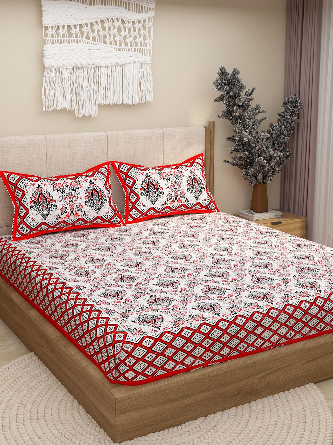 

Lali Prints White & Red Printed Cotton 130 TC Queen Bedsheet With 2 Pillow Covers