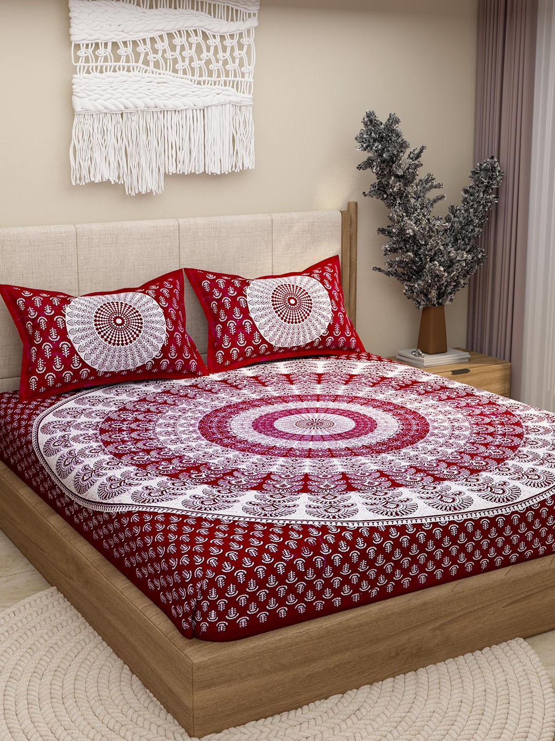 

Lali Prints Maroon & White Ethnic Motifs Cotton 130 TC Queen Bedsheet with 2 Pillow Covers
