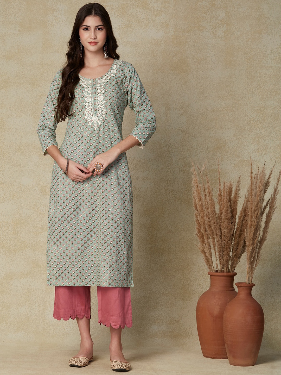 

FASHOR Green Floral Printed Round Neck Thread Work Pure Cotton Straight Kurta