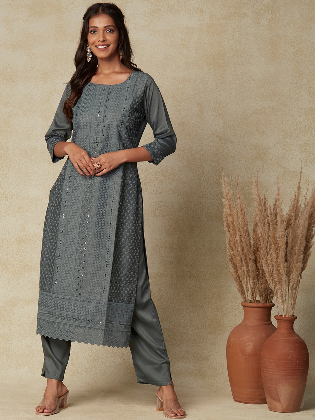 

FASHOR Ethnic Embroidered Sequinned Round Neck Straight Kurta, Green
