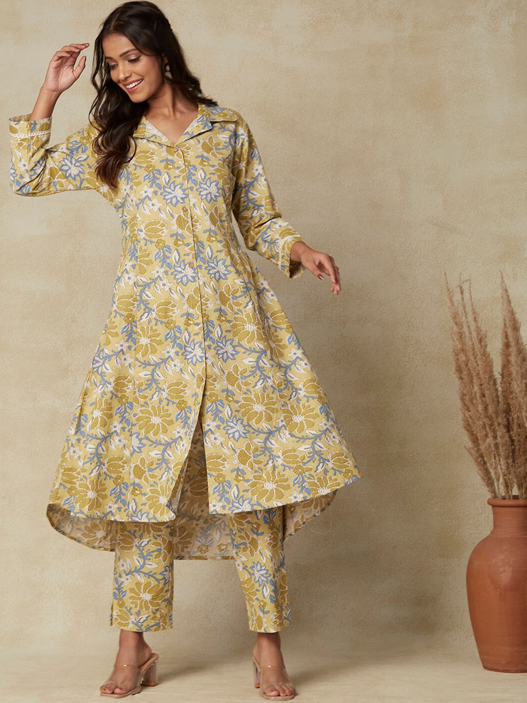 

FASHOR Floral Printed Regular Pure Cotton Kurta with Trousers, Green