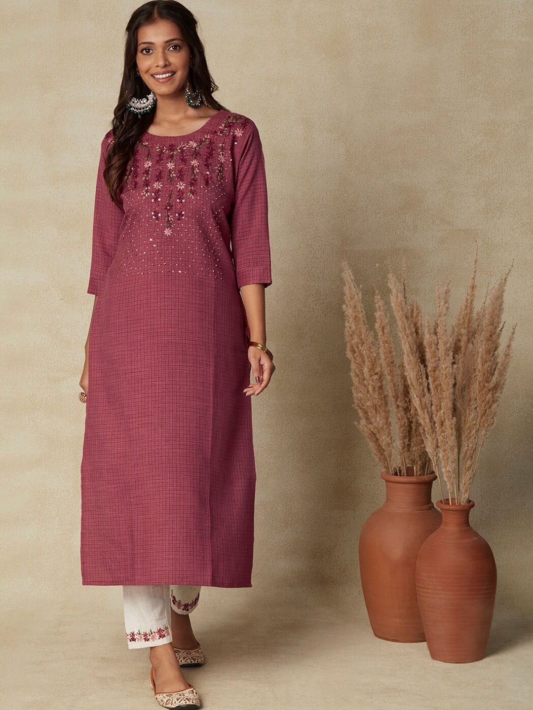 

FASHOR Mauve Floral Embroidered Thread Work Pure Cotton Kurta With Trousers